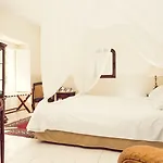 Hotel La Fuente De La Higuera 4*