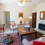 La Fuente De La Higuera Hotel