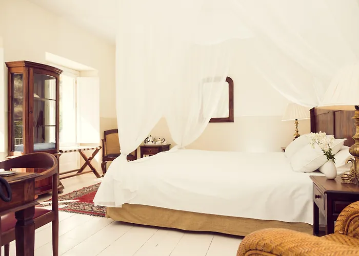 Hotel La Fuente De La Higuera 4*