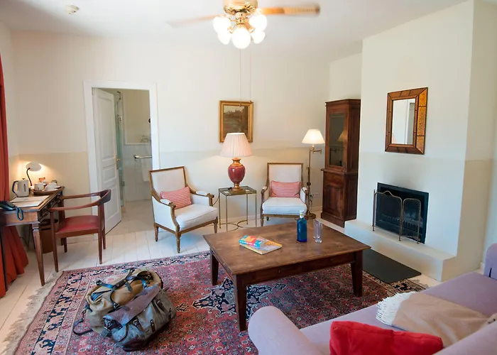 La Fuente De La Higuera Hotel