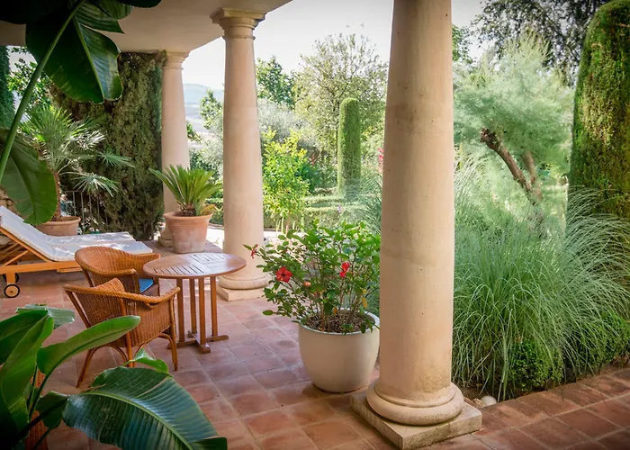 La Fuente De La Higuera Hotel