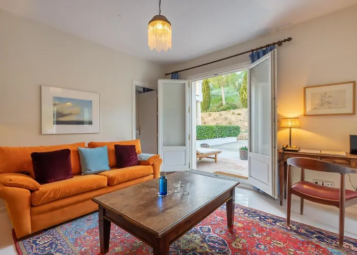 La Fuente De La Higuera