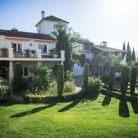 Hotel La Fuente De La Higuera 4*